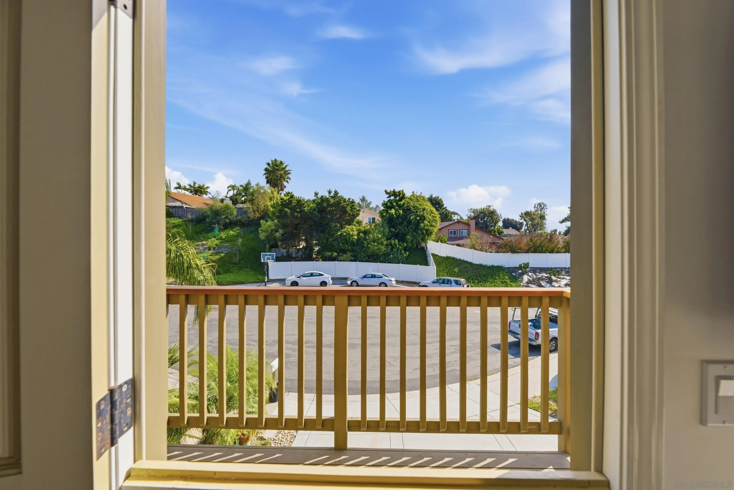https://cdn.realtyfeed.com/cdn/127/260001983/9d4afe55a8e422f190645ca585c99648.webp