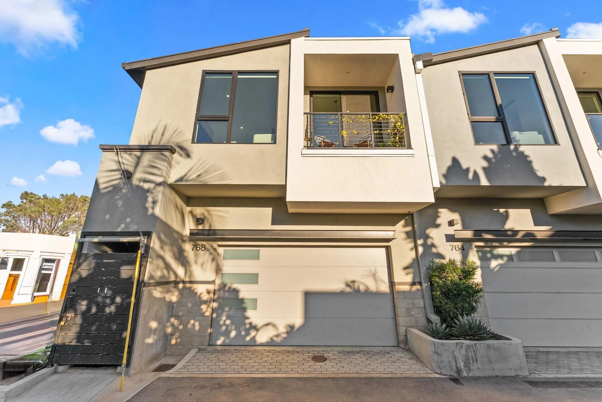 https://cdn.realtyfeed.com/cdn/127/260001984/01db7451f4ed264b49418678bd29ec5d.webp