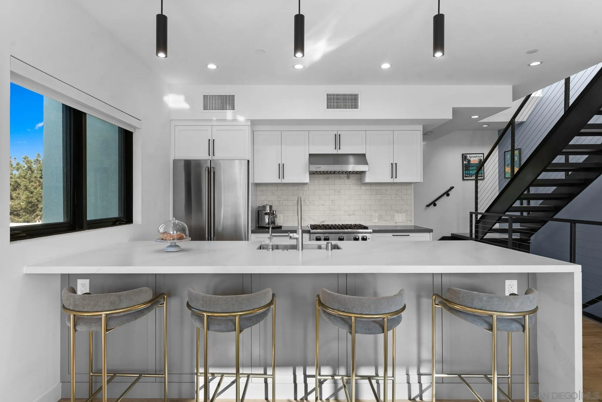 https://cdn.realtyfeed.com/cdn/127/260001984/549900277ad276d7b1048d88d690ed22.webp