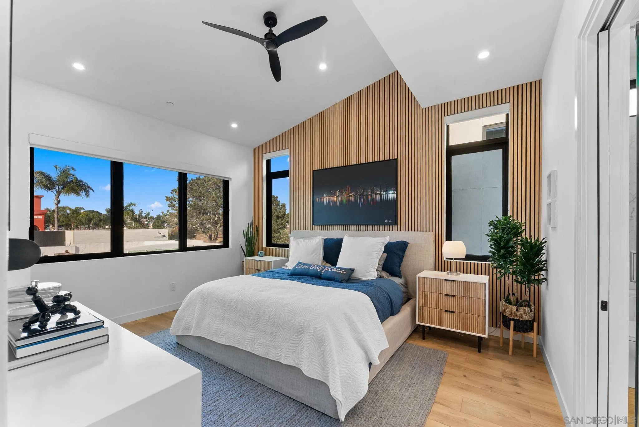 https://cdn.realtyfeed.com/cdn/127/260001984/bb5419bf6963645467110422a6729c5f.webp