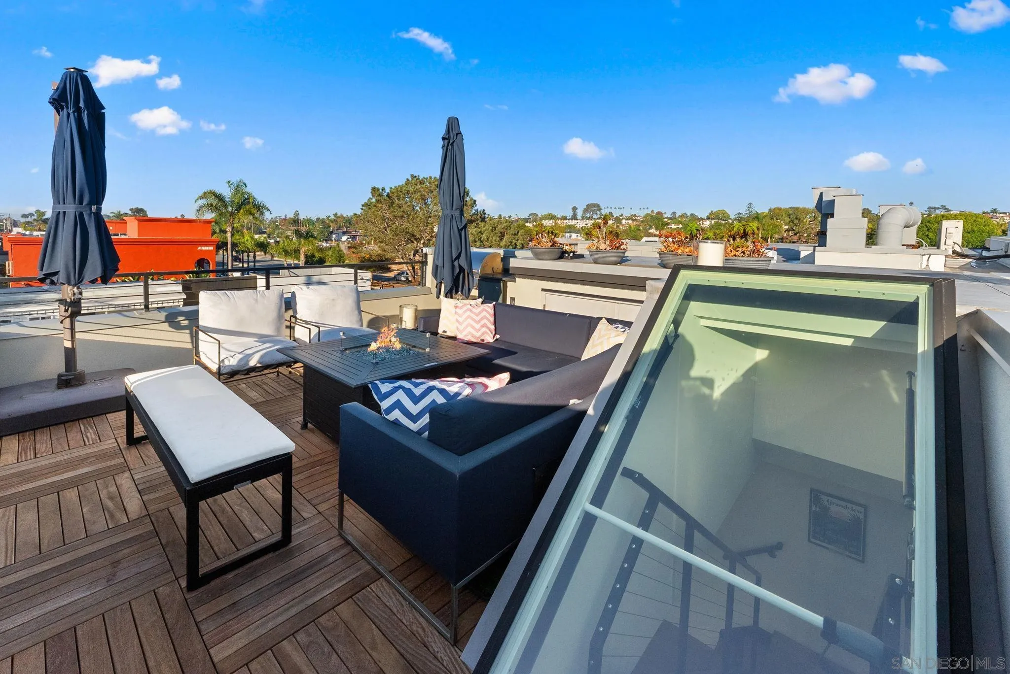 https://cdn.realtyfeed.com/cdn/127/260001984/c0c7563c11a29da0b45898b1279d83bf.webp