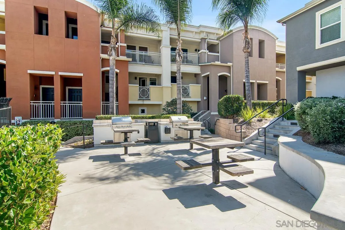 https://cdn.realtyfeed.com/cdn/127/260001989/2abb29ddeb4f8b19e1d8c1113c21c318.webp