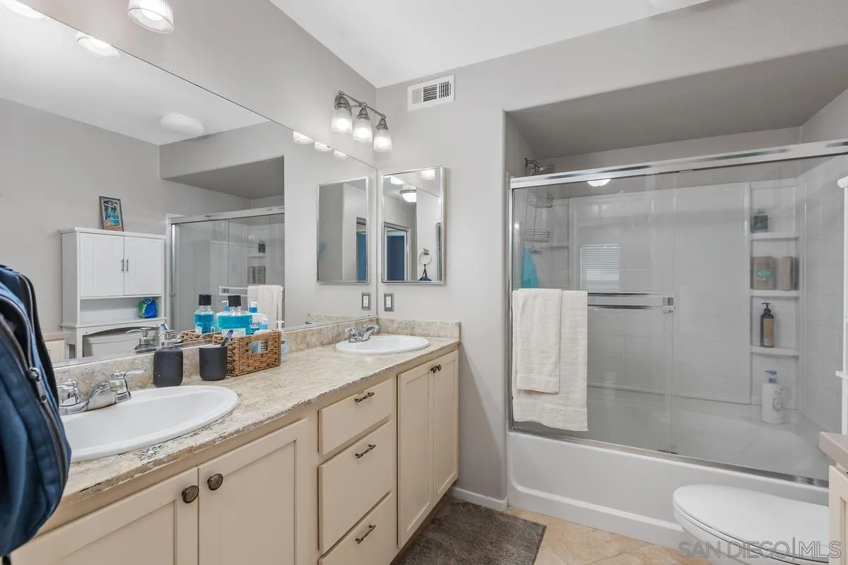 https://cdn.realtyfeed.com/cdn/127/260001989/87b18847232e13d7d0316388927ac806.webp