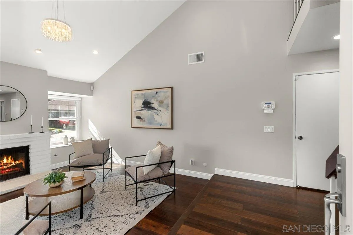 https://cdn.realtyfeed.com/cdn/127/260001993/489bd04a1fc1a0104e6c1dd618ed3071.webp