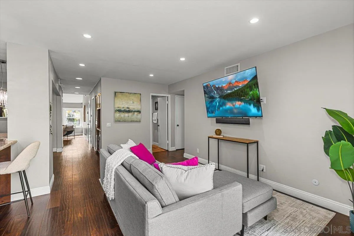 https://cdn.realtyfeed.com/cdn/127/260001993/ea6e9c75cb215220da101ad27c46c998.webp