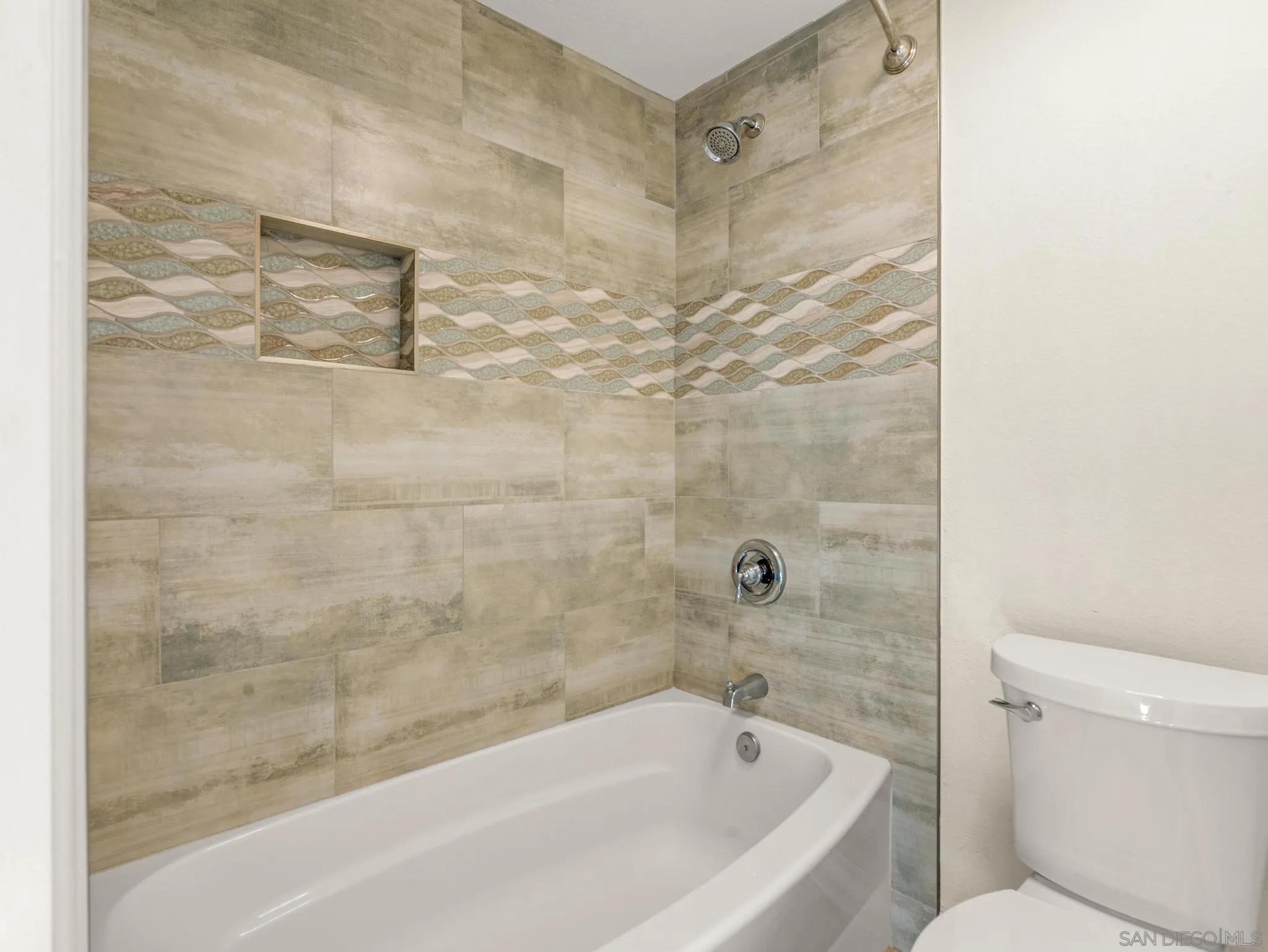 https://cdn.realtyfeed.com/cdn/127/260002002/3ffcb043d34b11af7050978c018215ac.webp