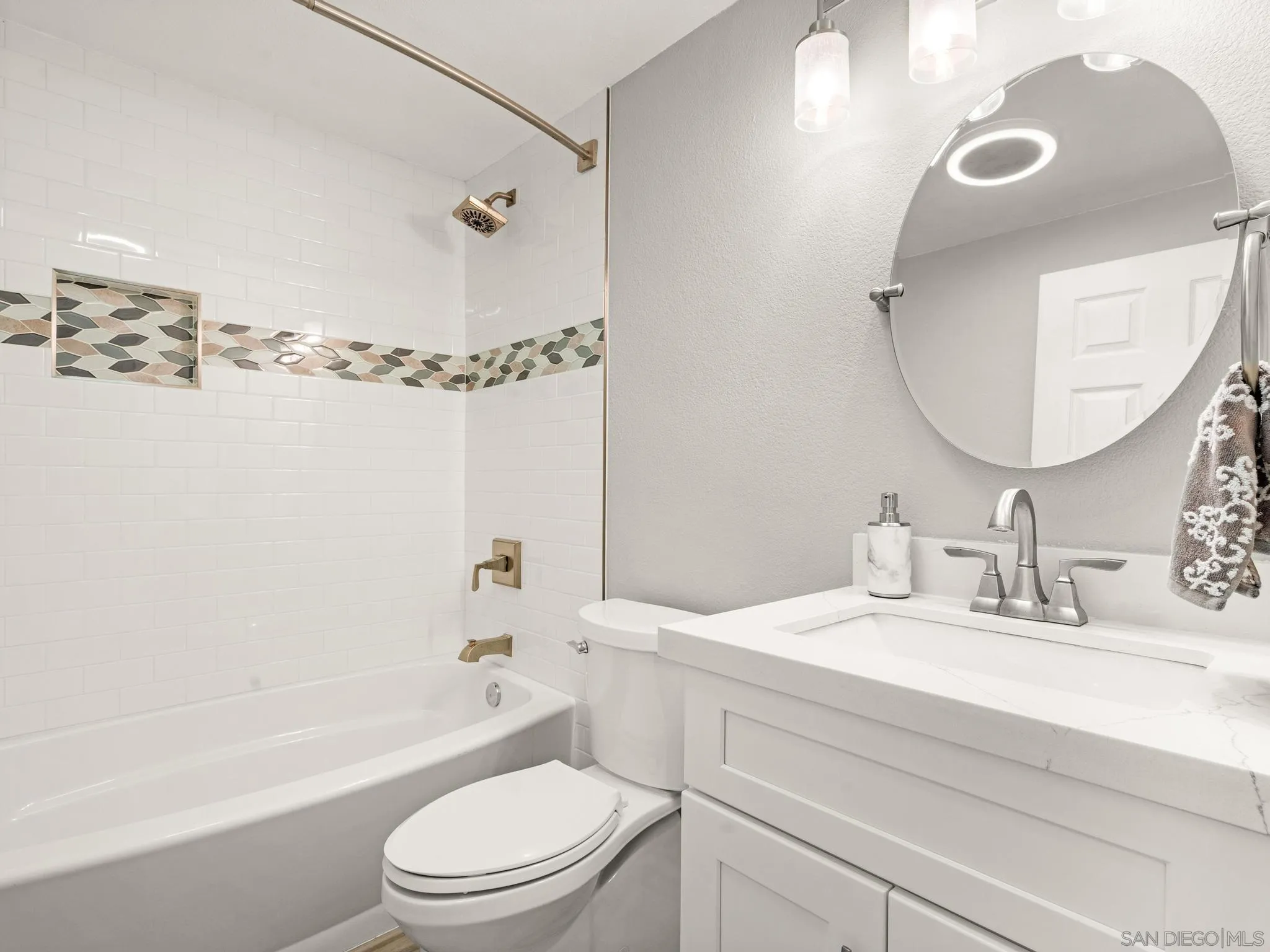 https://cdn.realtyfeed.com/cdn/127/260002002/49f60cd77e4609c16715aa6cec057b3e.webp