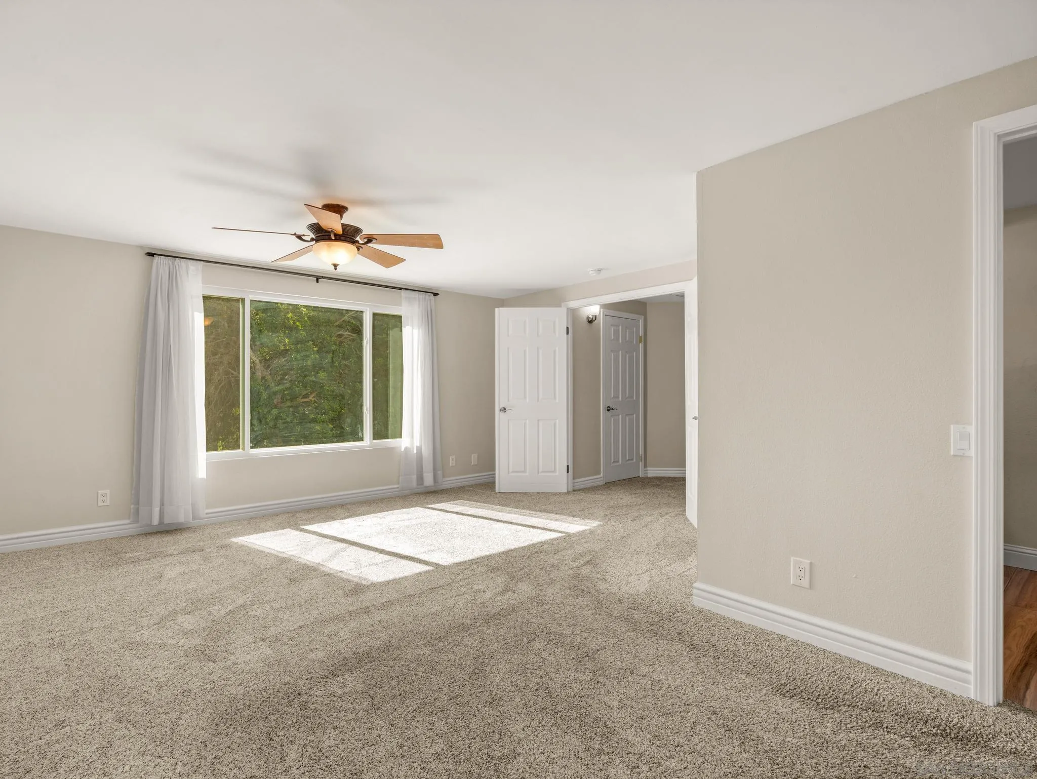 https://cdn.realtyfeed.com/cdn/127/260002002/ecf9f58c322a570f20d090d78a8662a5.webp