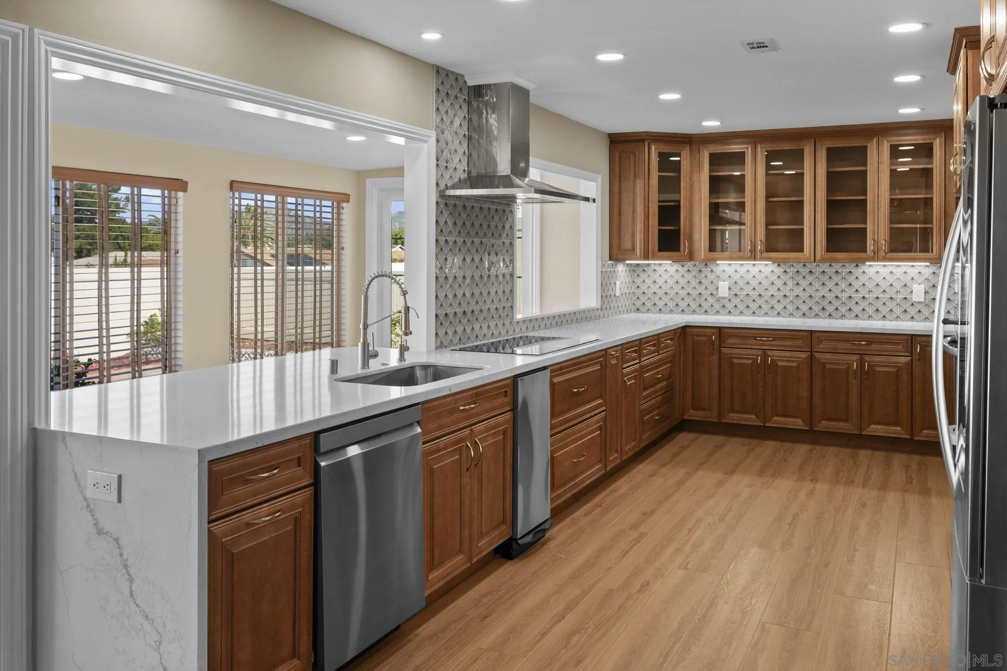https://cdn.realtyfeed.com/cdn/127/260002003/00045b73f0e561357416de76ad77ddce.webp