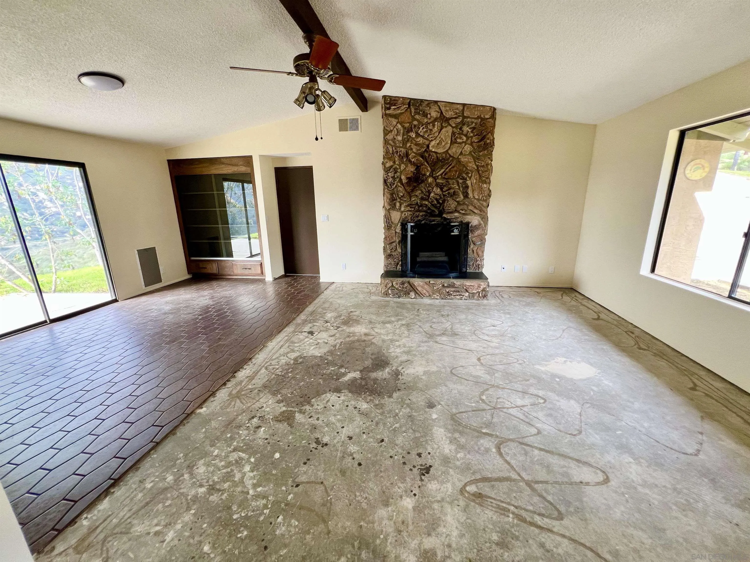 https://cdn.realtyfeed.com/cdn/127/260002005/b8fca446e6afc57e29c840598b056f6b.webp