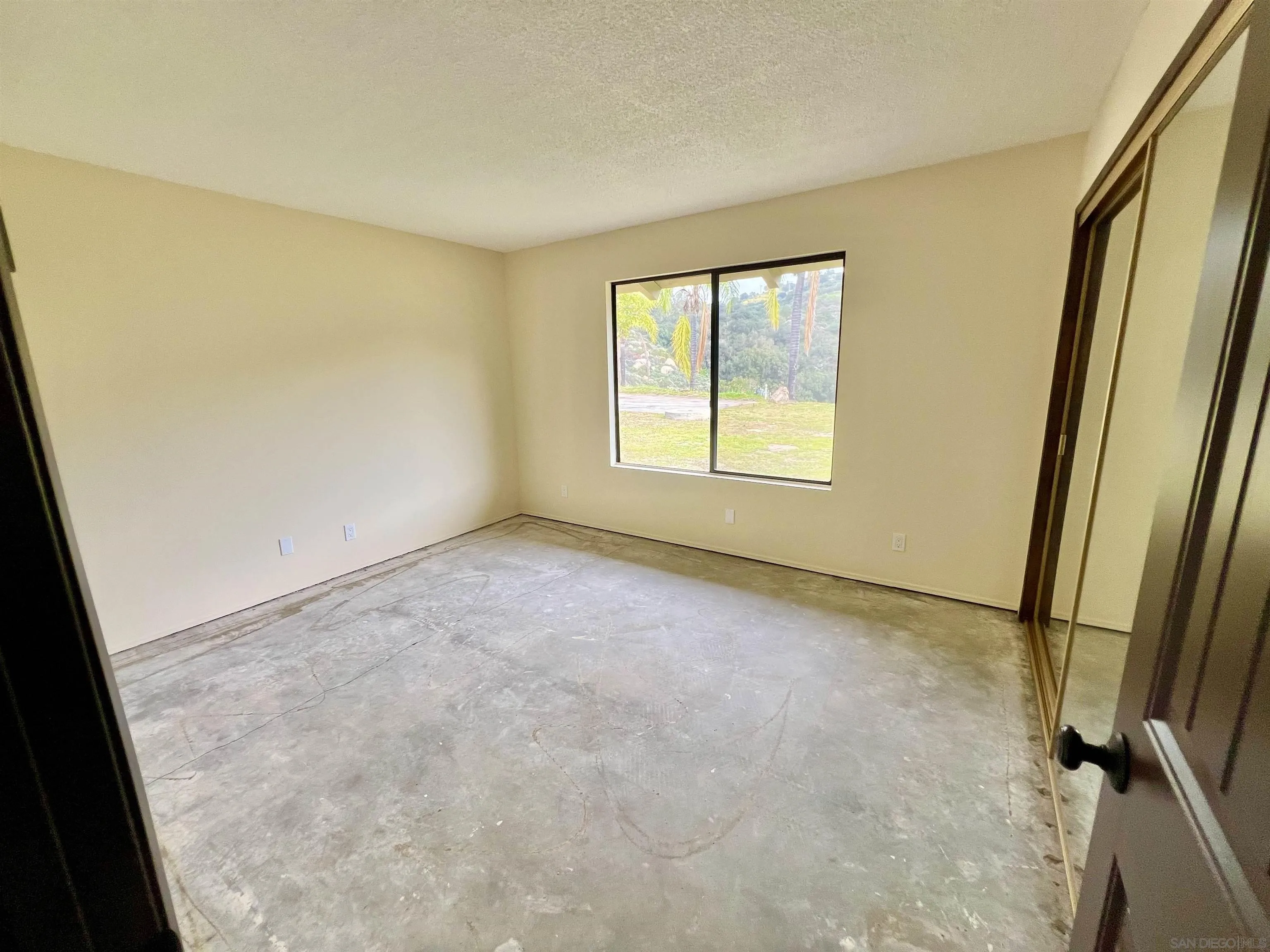 https://cdn.realtyfeed.com/cdn/127/260002005/d1eac4f708ba15a7eb188a364113b068.webp