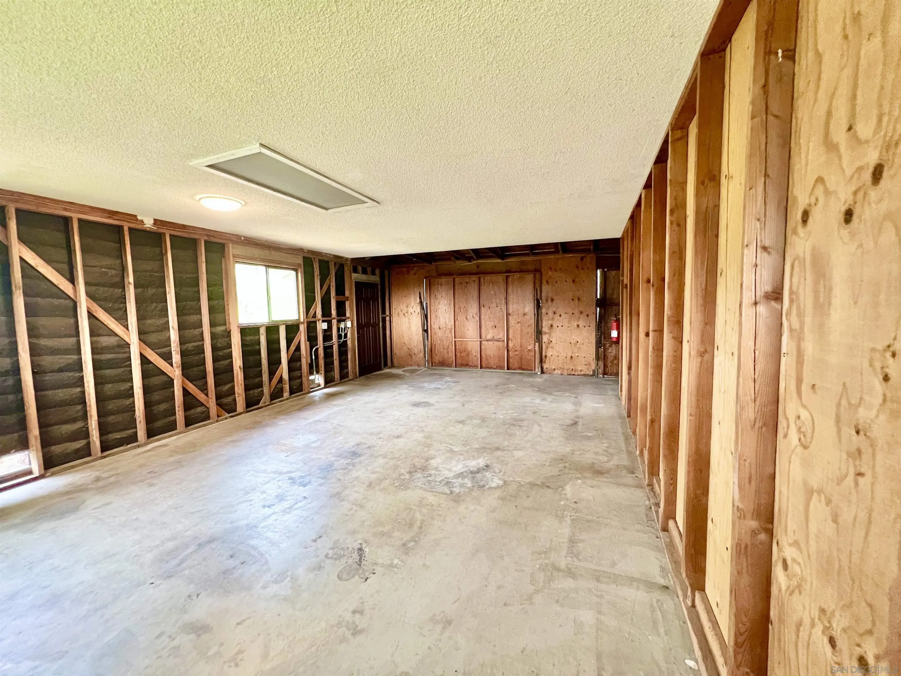 https://cdn.realtyfeed.com/cdn/127/260002005/f258d2c6a13b8493ab3ae19362b7e1bc.webp