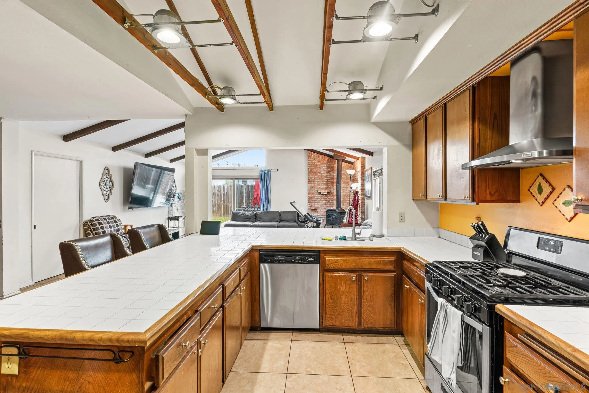 https://cdn.realtyfeed.com/cdn/127/260002008/bf26e6643d7a08a365e60668a9651906.webp