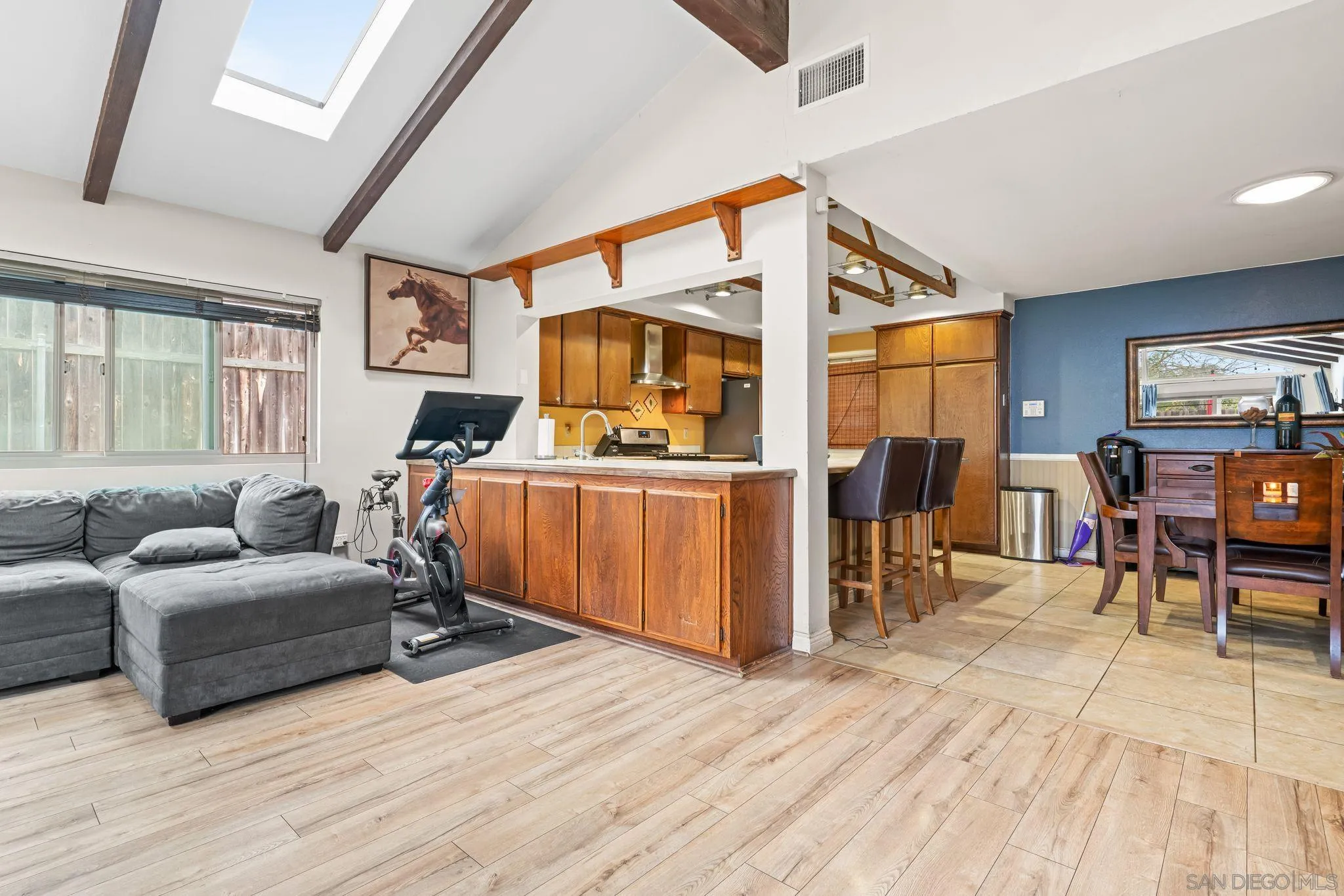 https://cdn.realtyfeed.com/cdn/127/260002008/c9113901b9bd78c4901f272fcb4a675c.webp