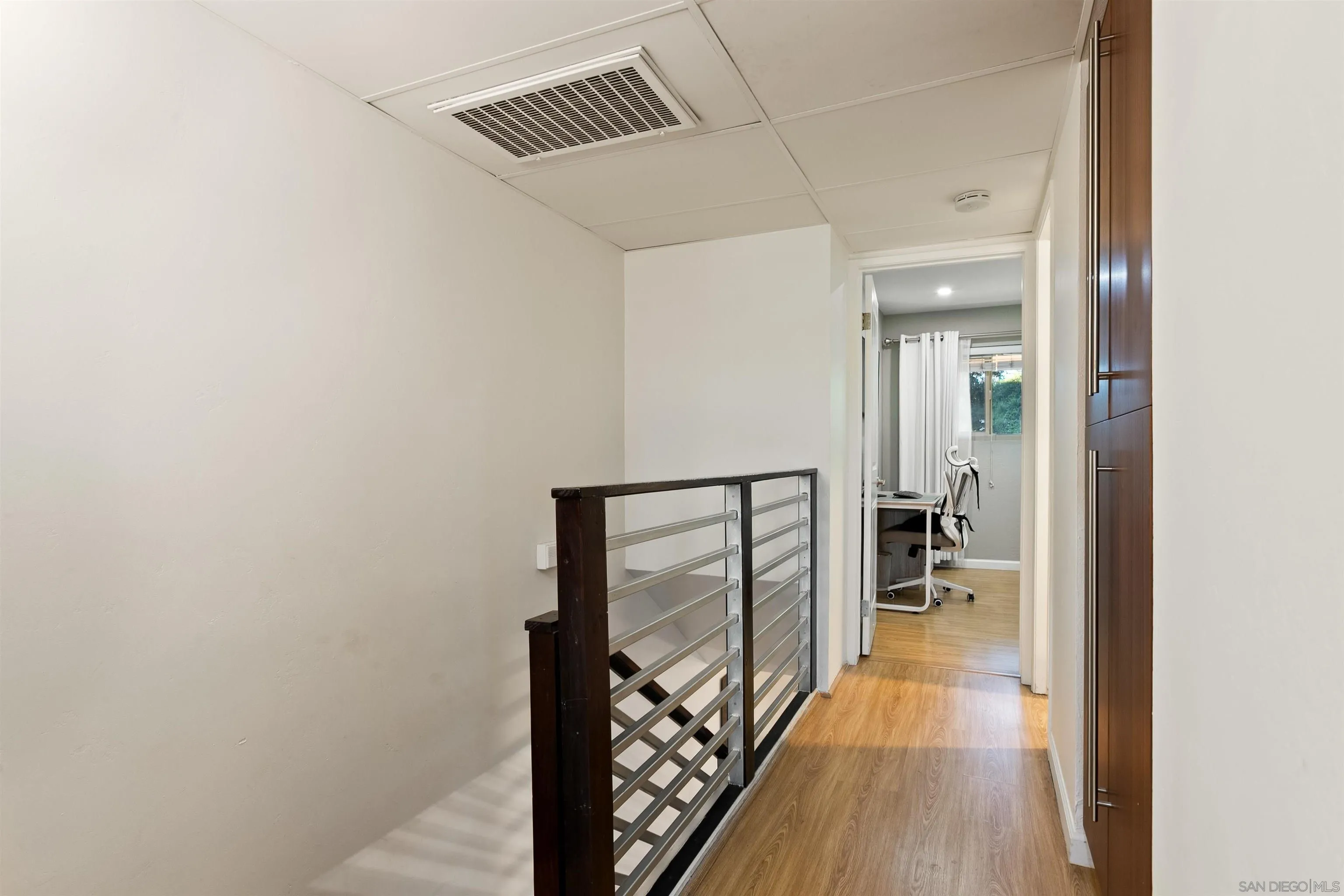 https://cdn.realtyfeed.com/cdn/127/260002017/dd5ad9ba16a91d31f97989f088a227fd.webp