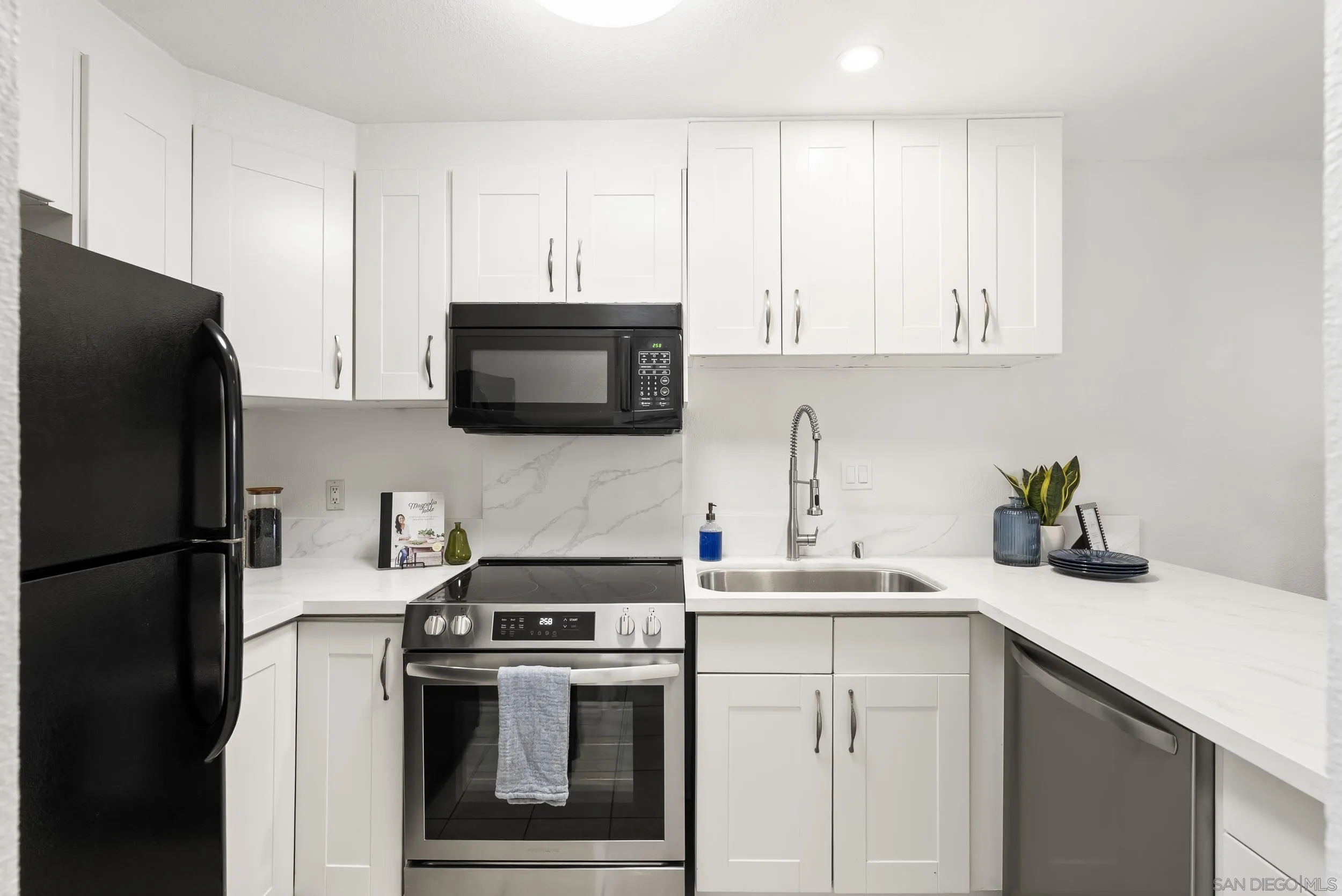 Photo #12: 260002019 Listing: Photo #12