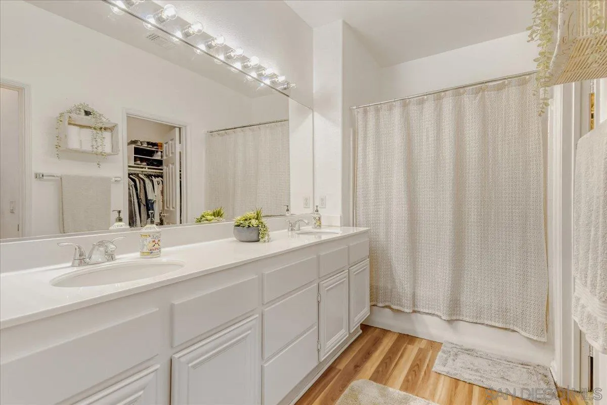 Photo #21: 260002020 Listing: Photo #21