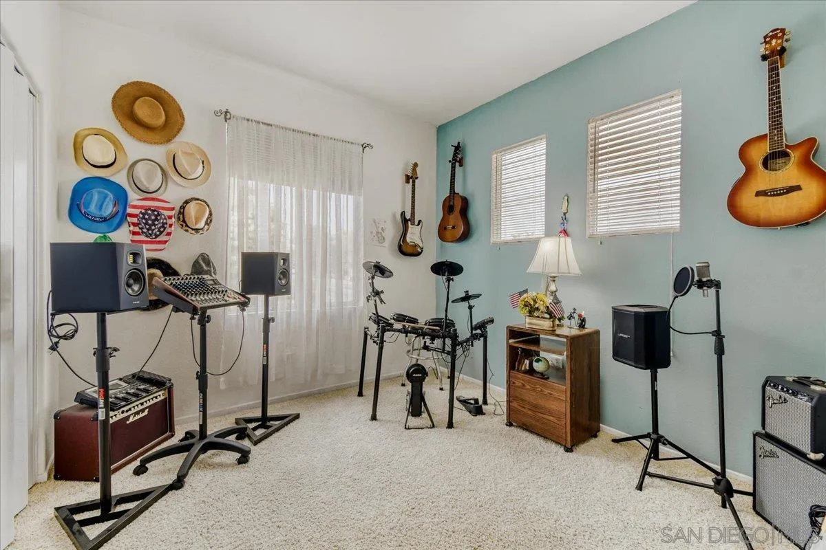 Photo #17: 260002020 Listing: Photo #17