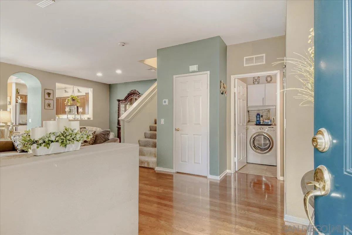 Photo #3: 260002020 Listing: Photo #3