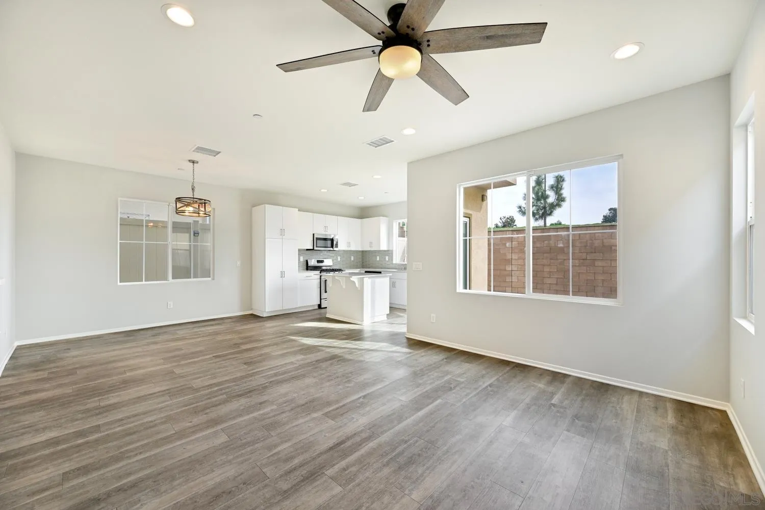 https://cdn.realtyfeed.com/cdn/127/260002023/544c78ff0fd44b076623c0224094a0e2.webp