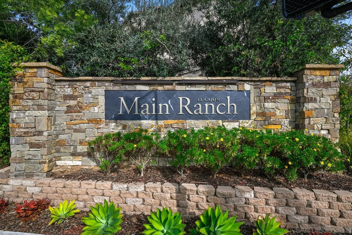 https://cdn.realtyfeed.com/cdn/127/260002023/d04312168f13393d6e0f6afb962858a8.webp