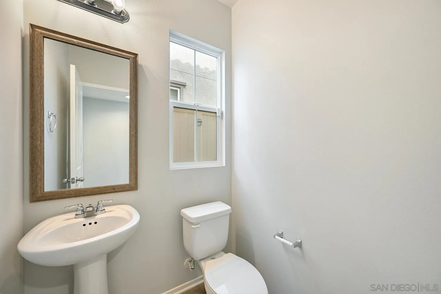 https://cdn.realtyfeed.com/cdn/127/260002023/d1f2f749c8be786247c411fe86593923.webp