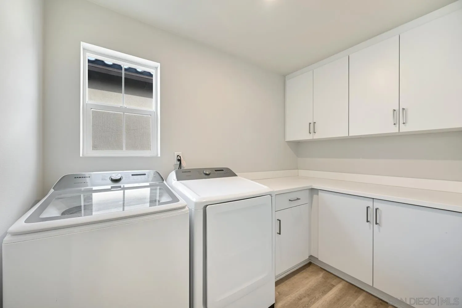 https://cdn.realtyfeed.com/cdn/127/260002023/ffb81ccaa1cd843f7618909ac763a349.webp