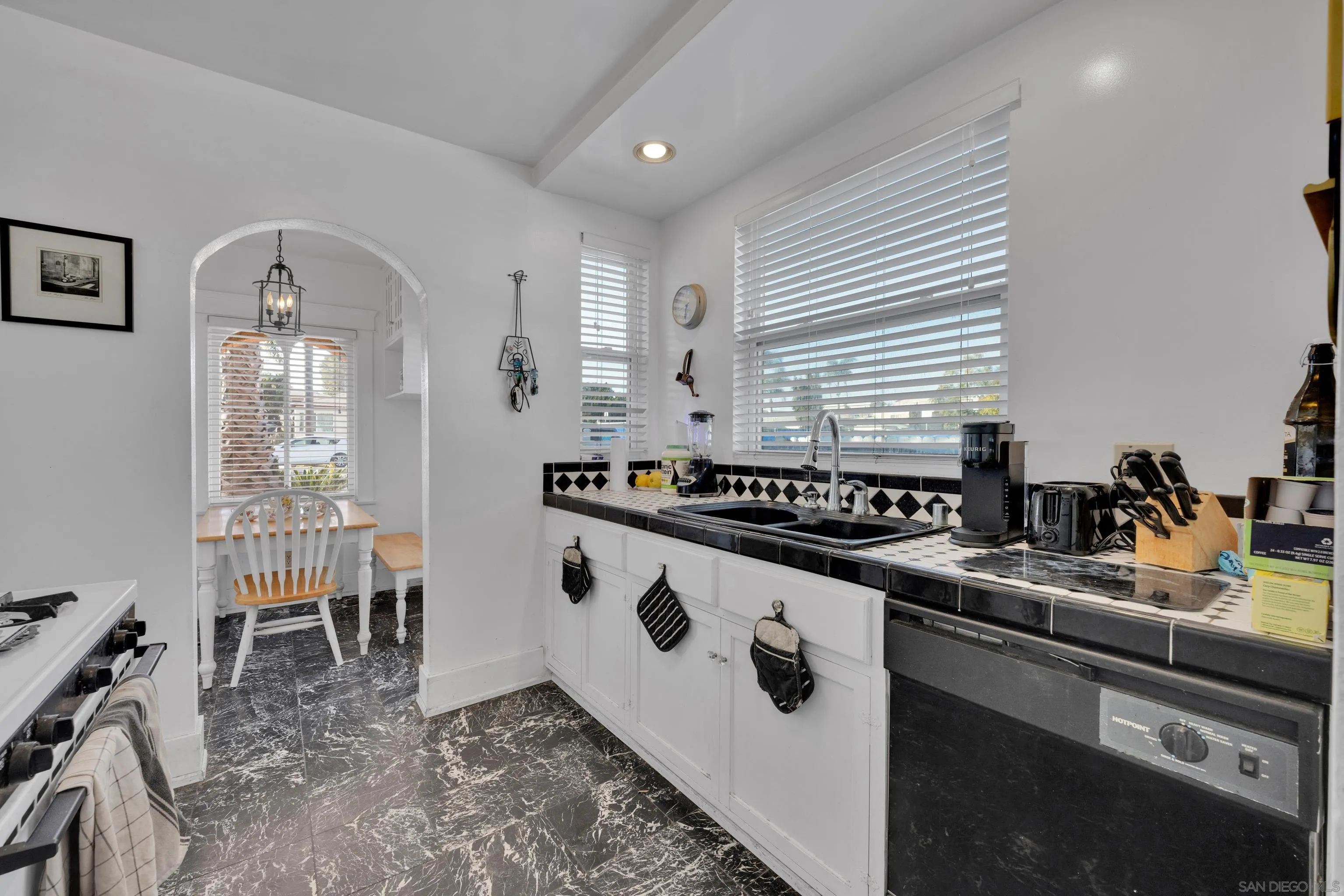 https://cdn.realtyfeed.com/cdn/127/260002025/96e7f22844611f6ad9a5144f034cc922.webp
