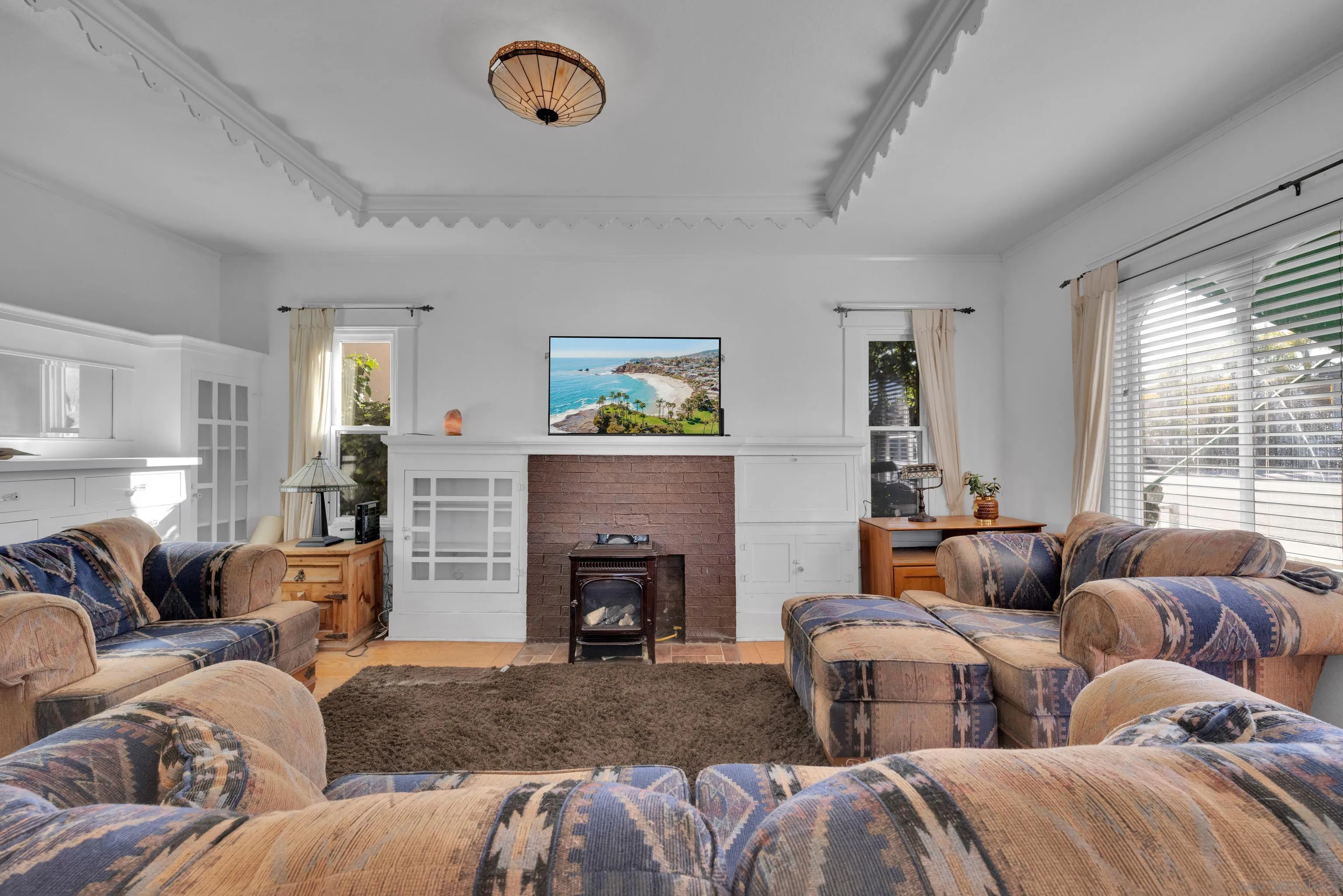 https://cdn.realtyfeed.com/cdn/127/260002025/e5f79480f62655ab90e24a911747dc03.webp