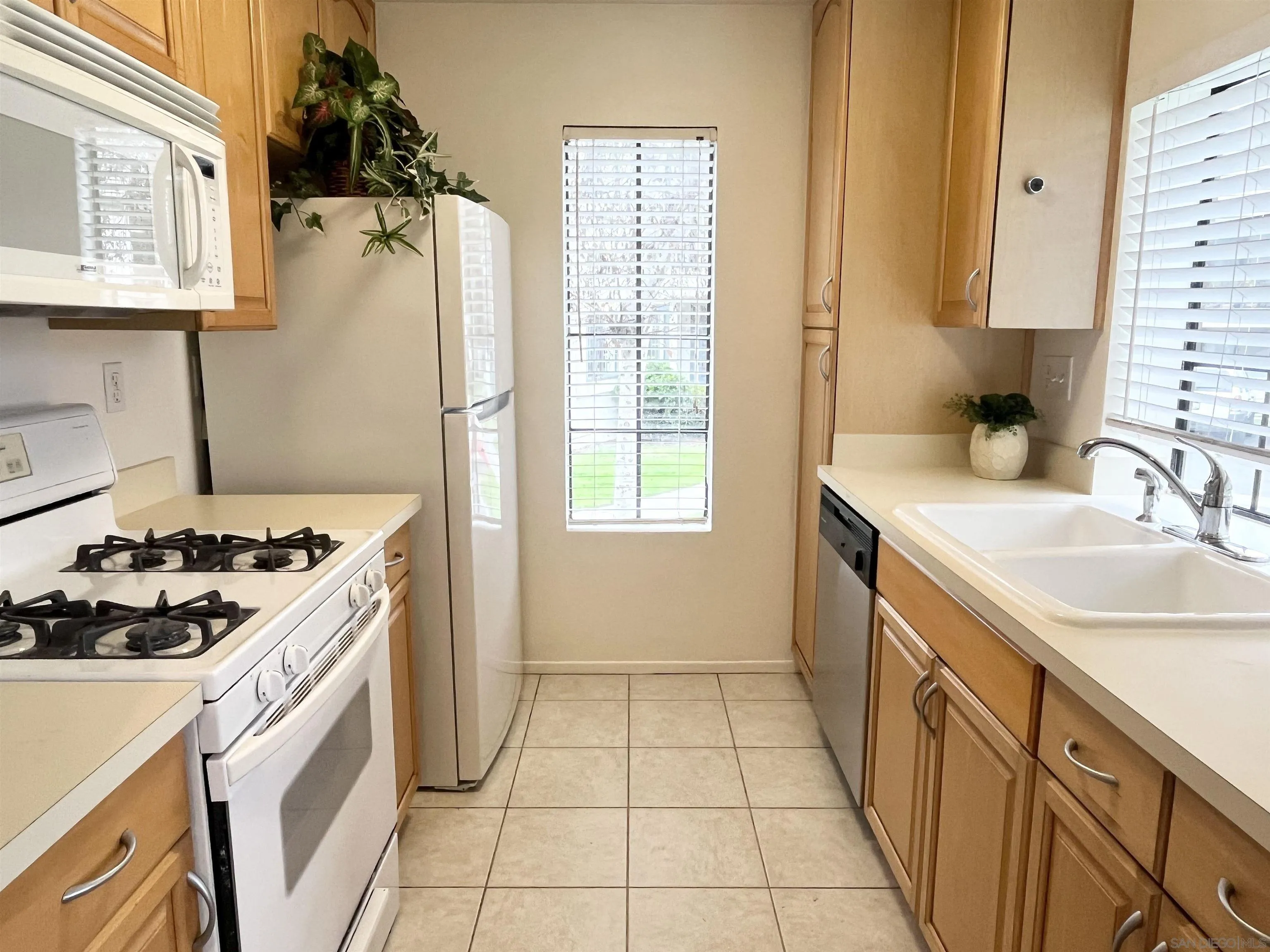 https://cdn.realtyfeed.com/cdn/127/260002030/103e285fc7c0f9a124068fc5498d44bf.webp