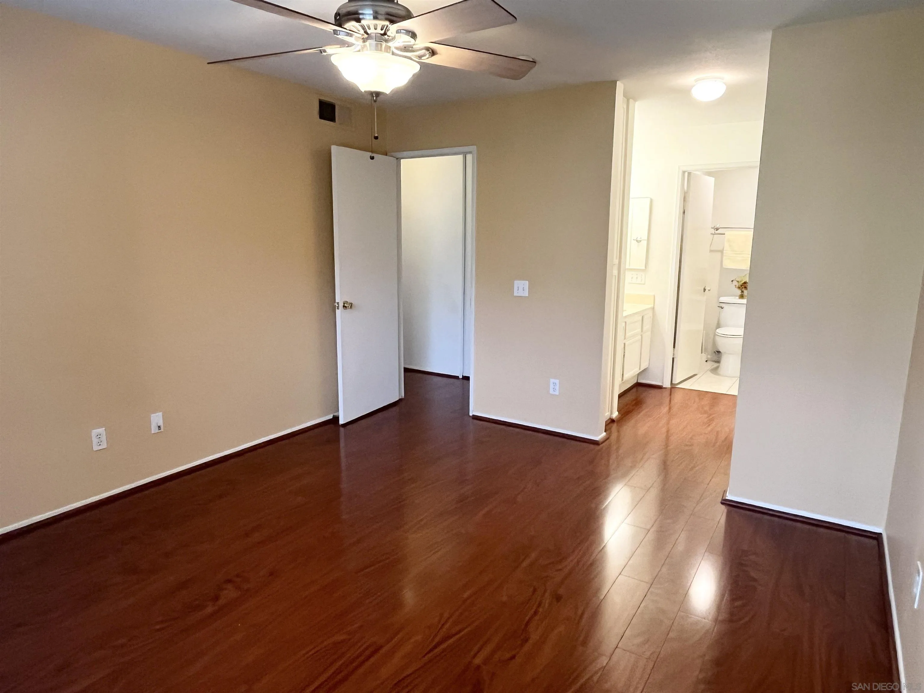 https://cdn.realtyfeed.com/cdn/127/260002030/af501f1f1c38d6fd5d219ab127658766.webp