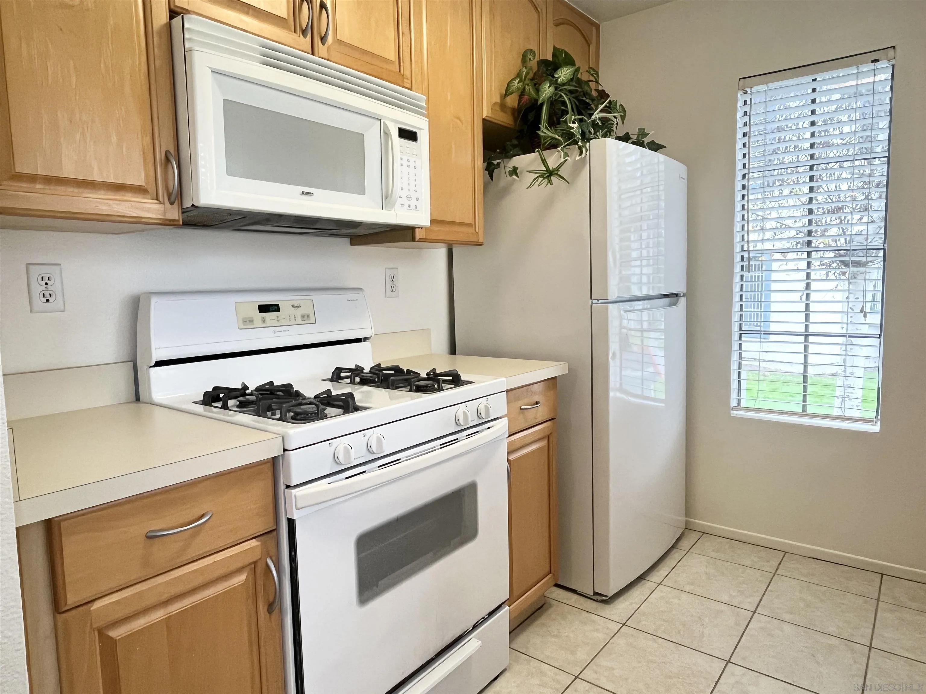 https://cdn.realtyfeed.com/cdn/127/260002030/c24a0239f8873414b9e680c5a21db2af.webp