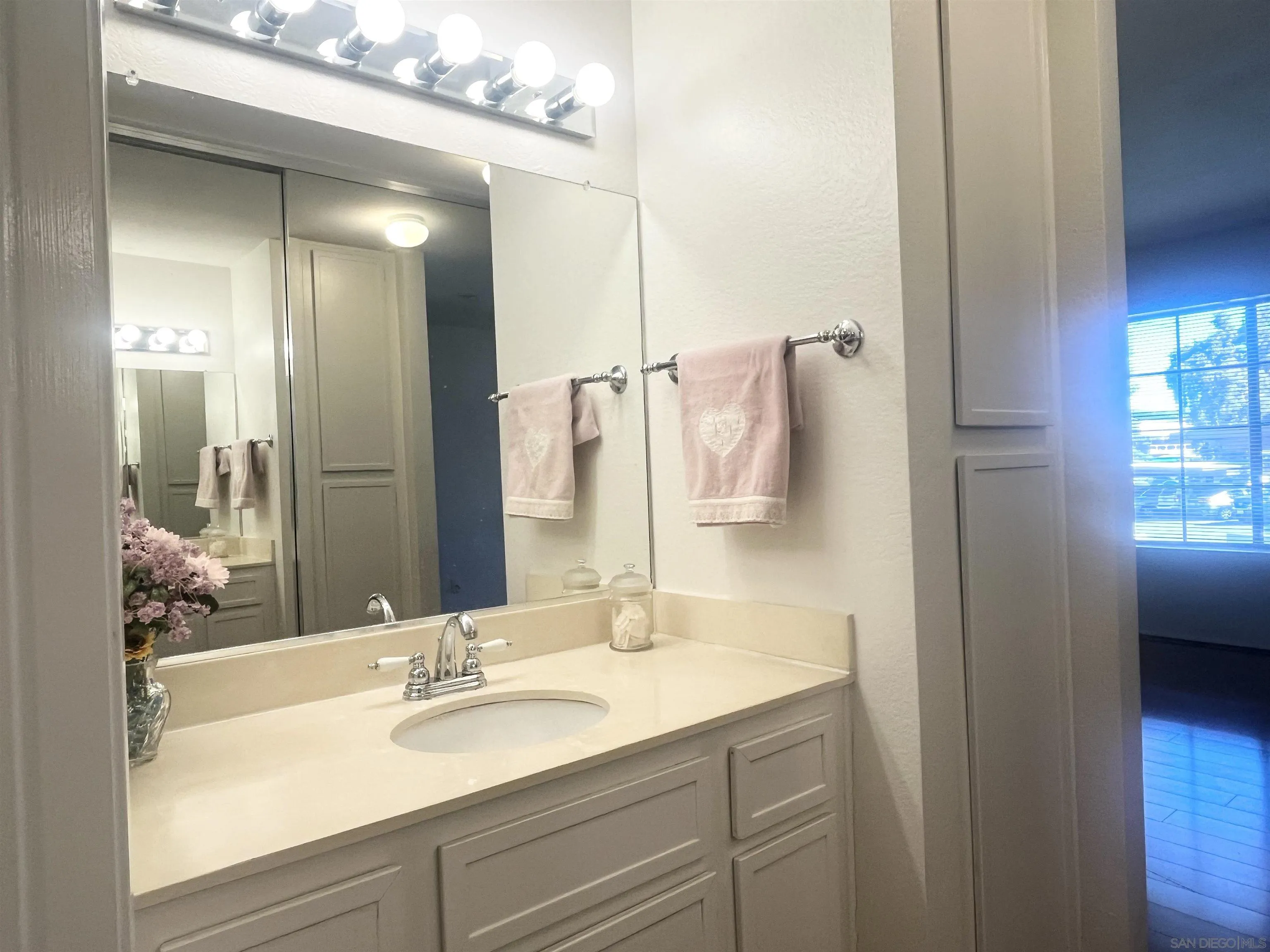 https://cdn.realtyfeed.com/cdn/127/260002030/e40590925d89f258b1050a30aa084b4c.webp