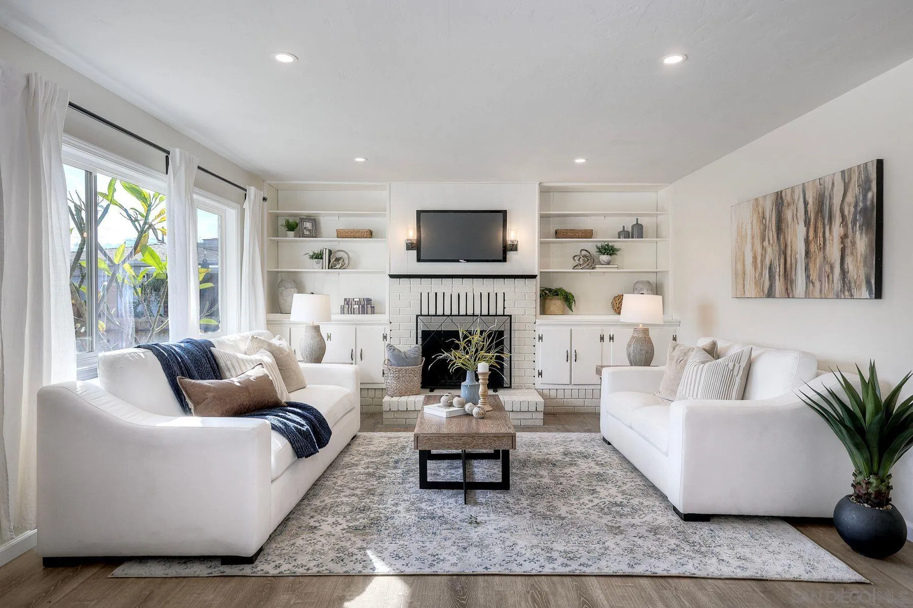 https://cdn.realtyfeed.com/cdn/127/260002035/4a52e70a4b9b1b041ef9c7c27856211a.webp