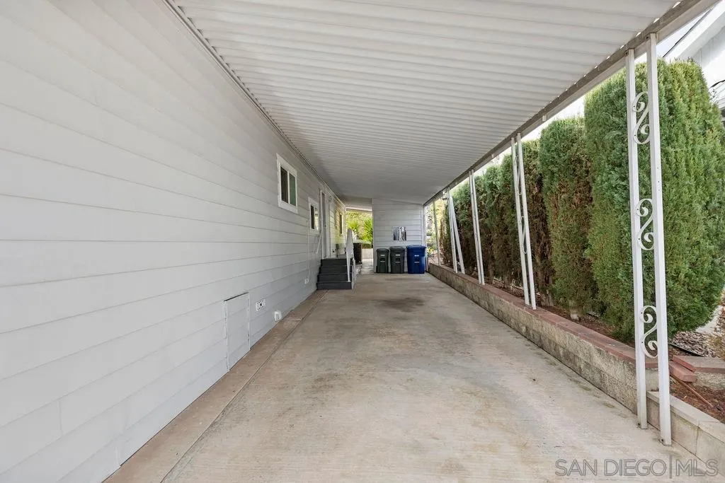 https://cdn.realtyfeed.com/cdn/127/260002036/12dc0c1428c5b8aa8adf4b2032b77de6.webp