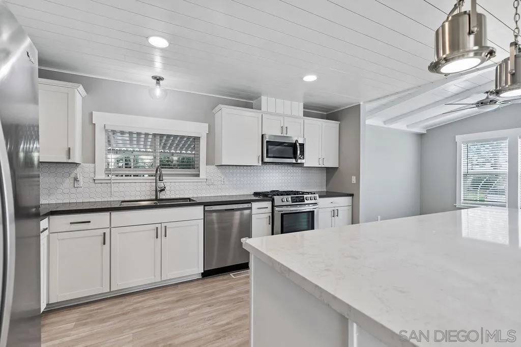 https://cdn.realtyfeed.com/cdn/127/260002036/5c92629e31b12711eac1bf6982f90dbf.webp