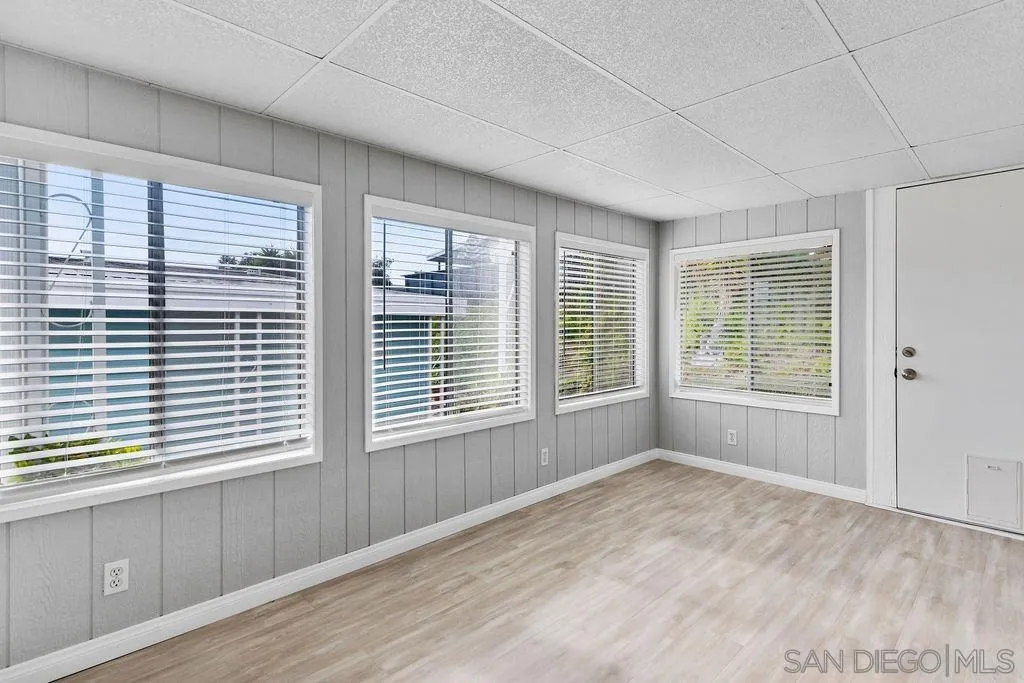 https://cdn.realtyfeed.com/cdn/127/260002036/8ed4a2d6ef6b4ba41642f58ca4942909.webp