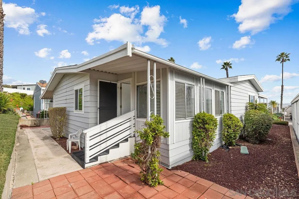 https://cdn.realtyfeed.com/cdn/127/260002036/8f6d72aa1ace0abbf5b27746c32b3885.webp