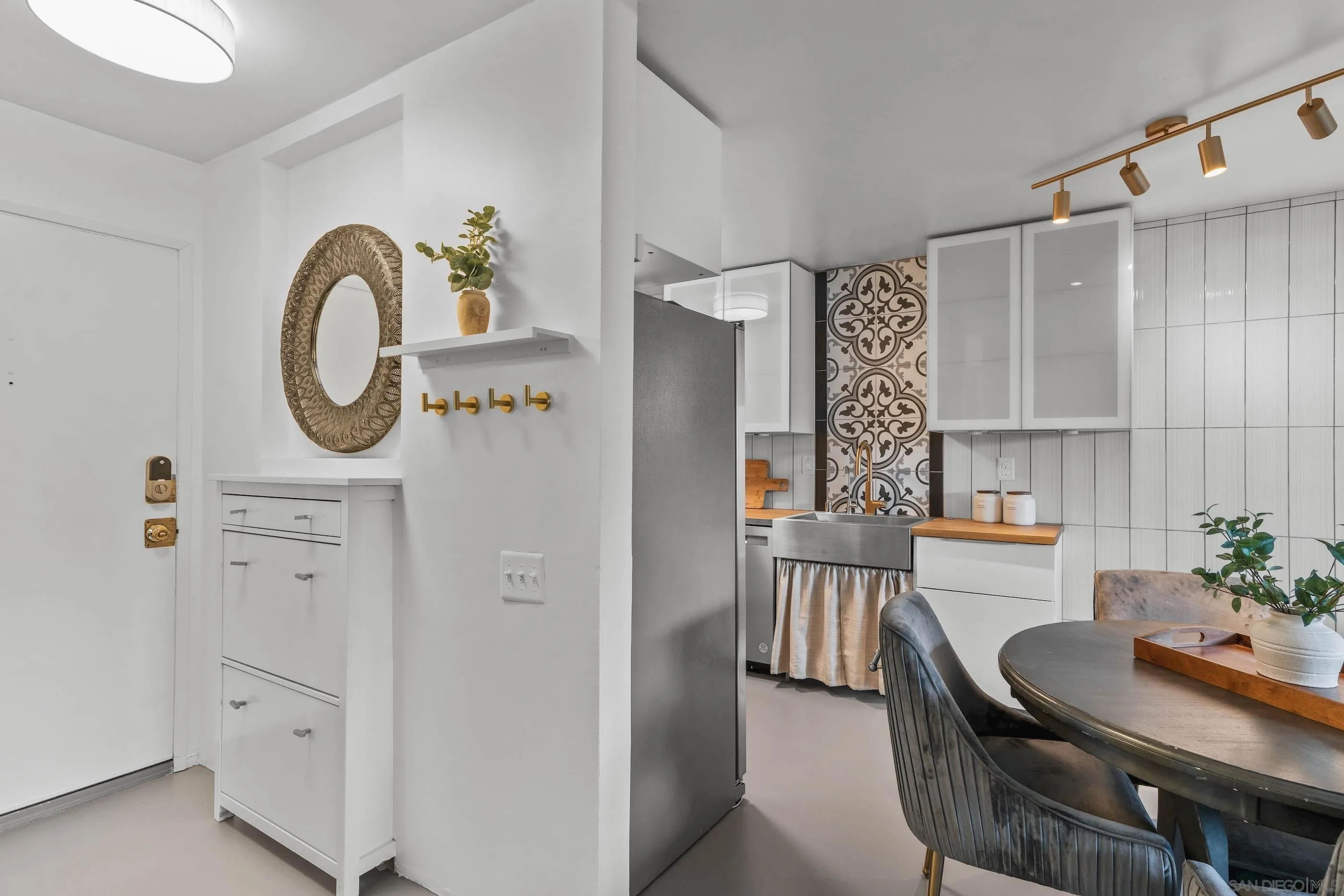 https://cdn.realtyfeed.com/cdn/127/260002038/110c2af599c5951eeee941f65d9ccd48.webp