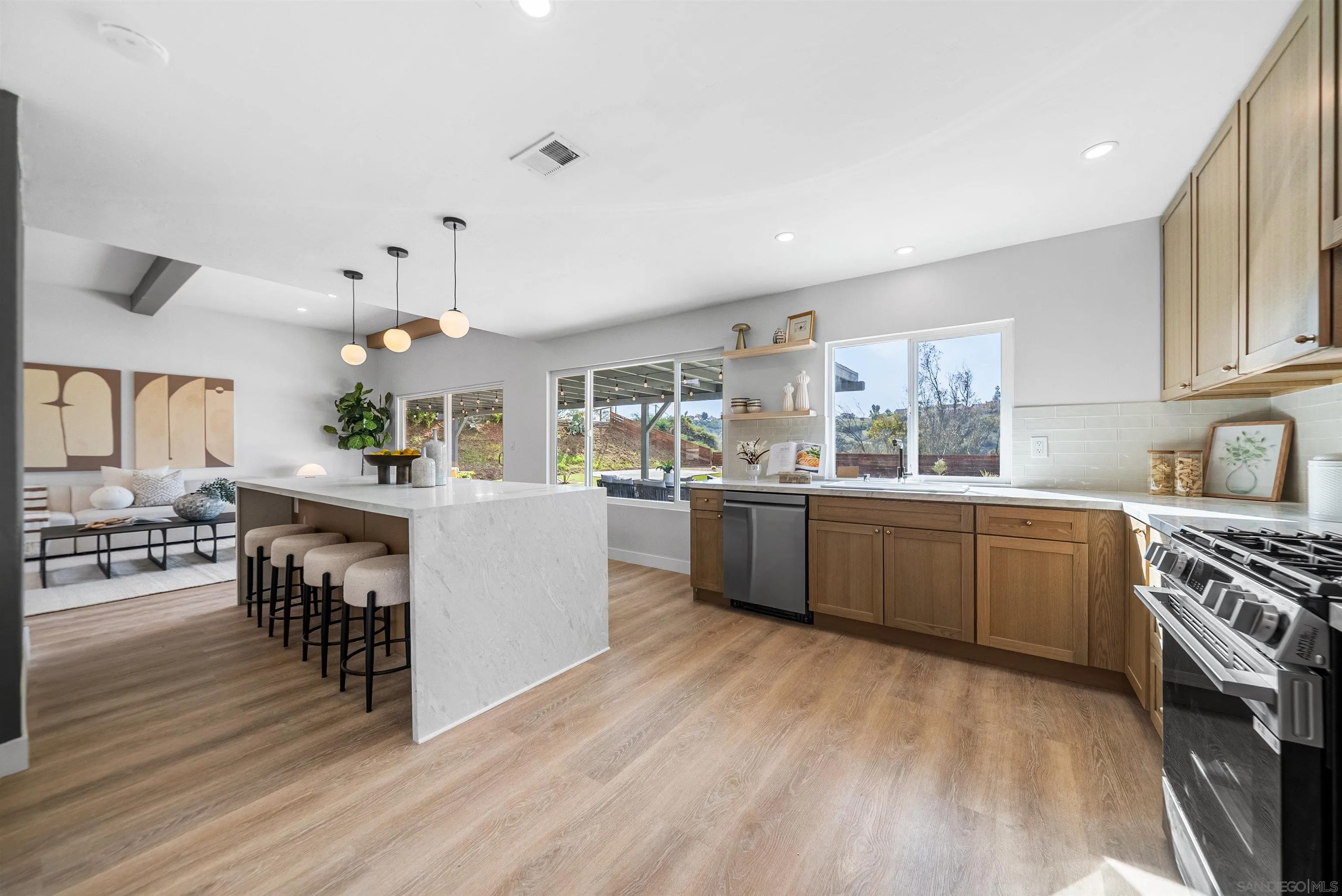 https://cdn.realtyfeed.com/cdn/127/260002046/cc04ac691916af7b913d3f0ac9332ad6.webp