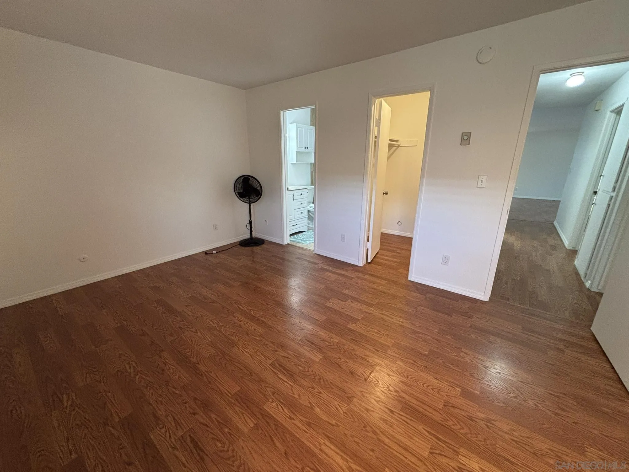 Photo #17: 260002047 Listing: Photo #17