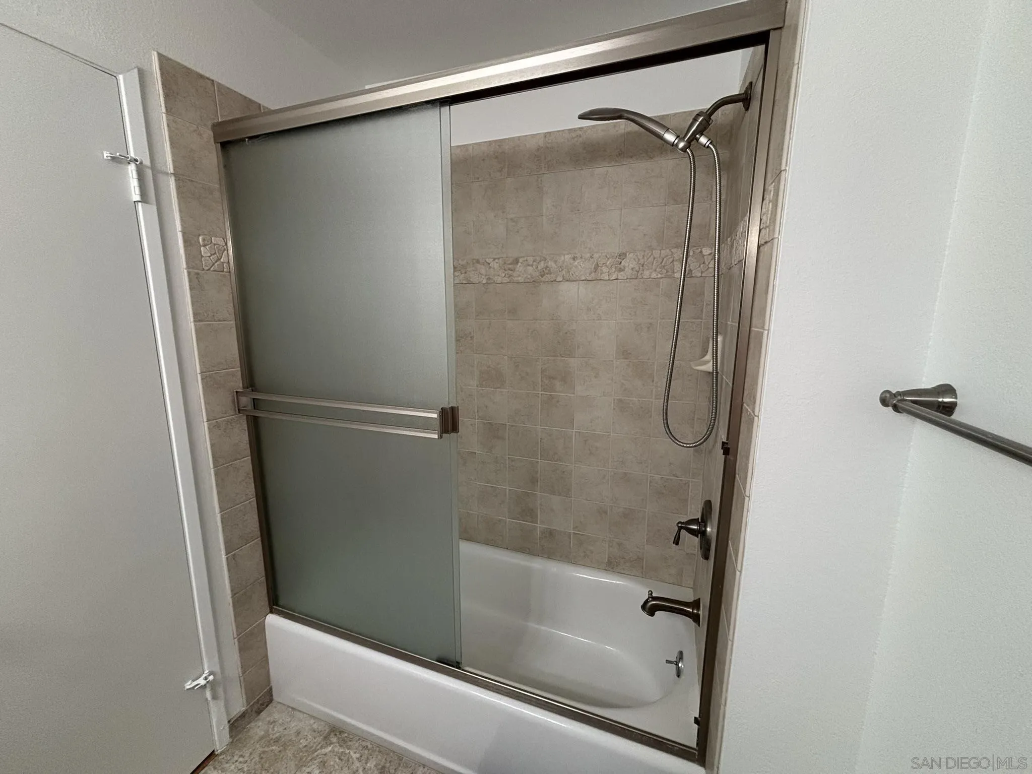 Photo #22: 260002047 Listing: Photo #22