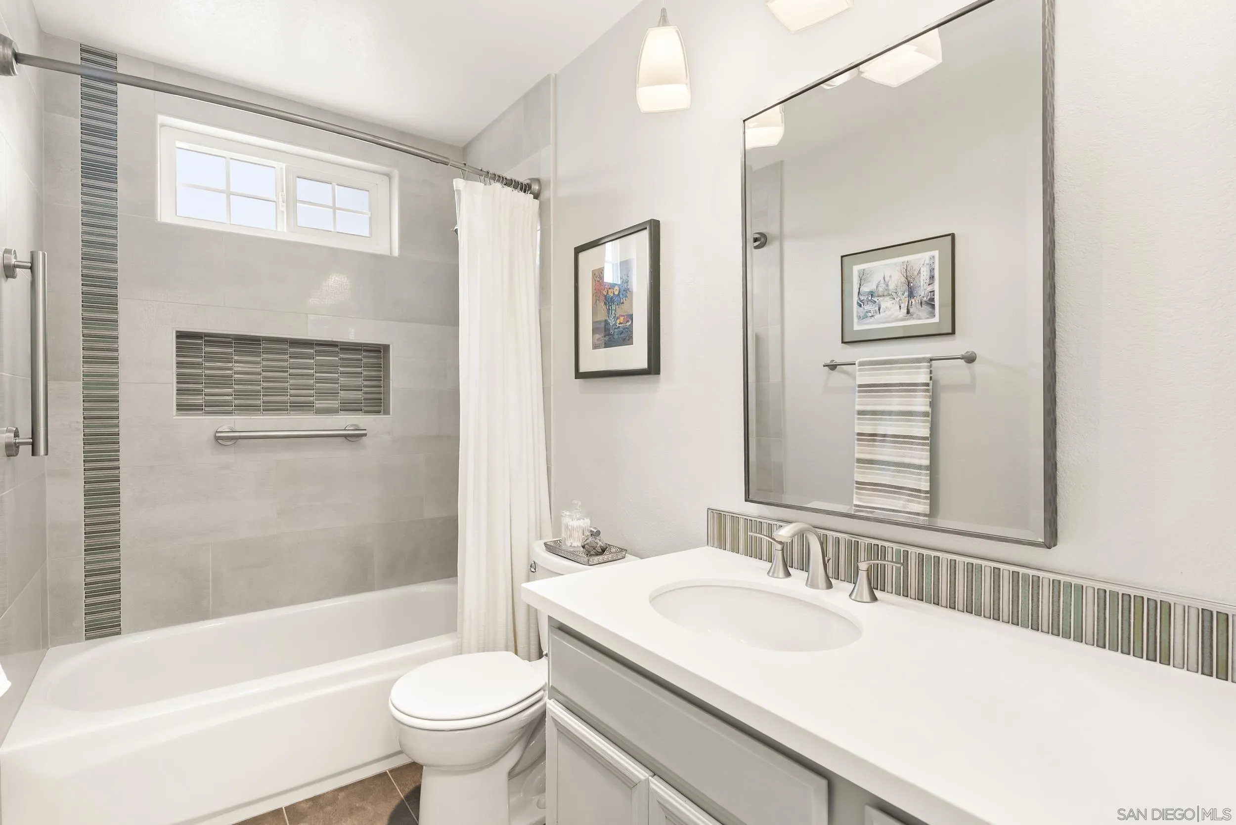 https://cdn.realtyfeed.com/cdn/127/260002050/8ab61401aade1eac34637f0b219e5a68.webp