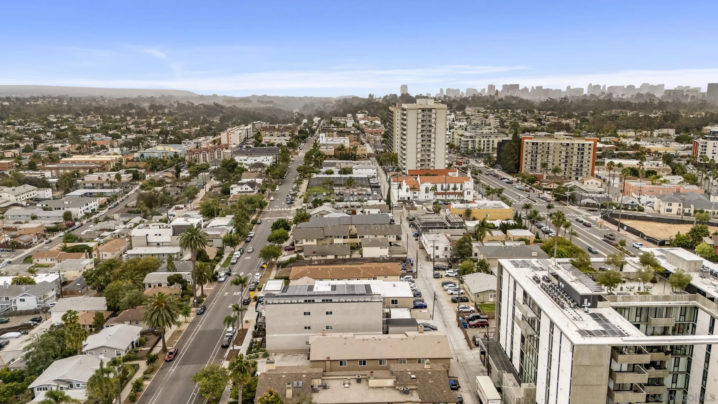 https://cdn.realtyfeed.com/cdn/127/260002050/8ee0f04a5b0137be0a3c6a752d1ee047.webp