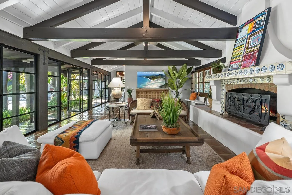 https://cdn.realtyfeed.com/cdn/127/260002051/50e40b426e0bf079cb3b256d372eebe7.webp