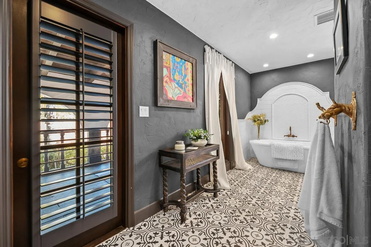 https://cdn.realtyfeed.com/cdn/127/260002051/93f3f3d9d1dcb1d23265bb3d96aa55cd.webp