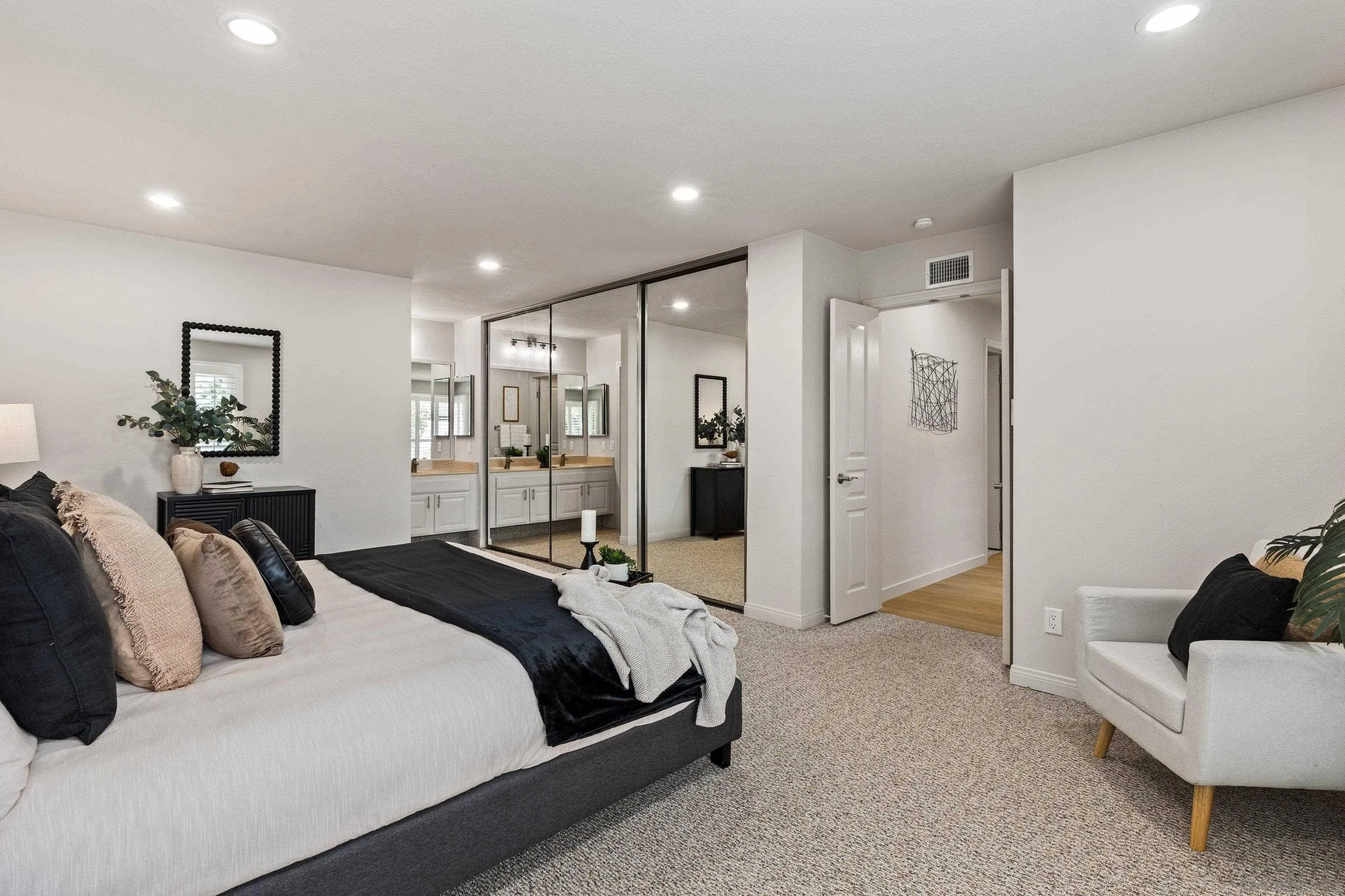 https://cdn.realtyfeed.com/cdn/127/260002059/281df236e37854544873c3765d357424.webp