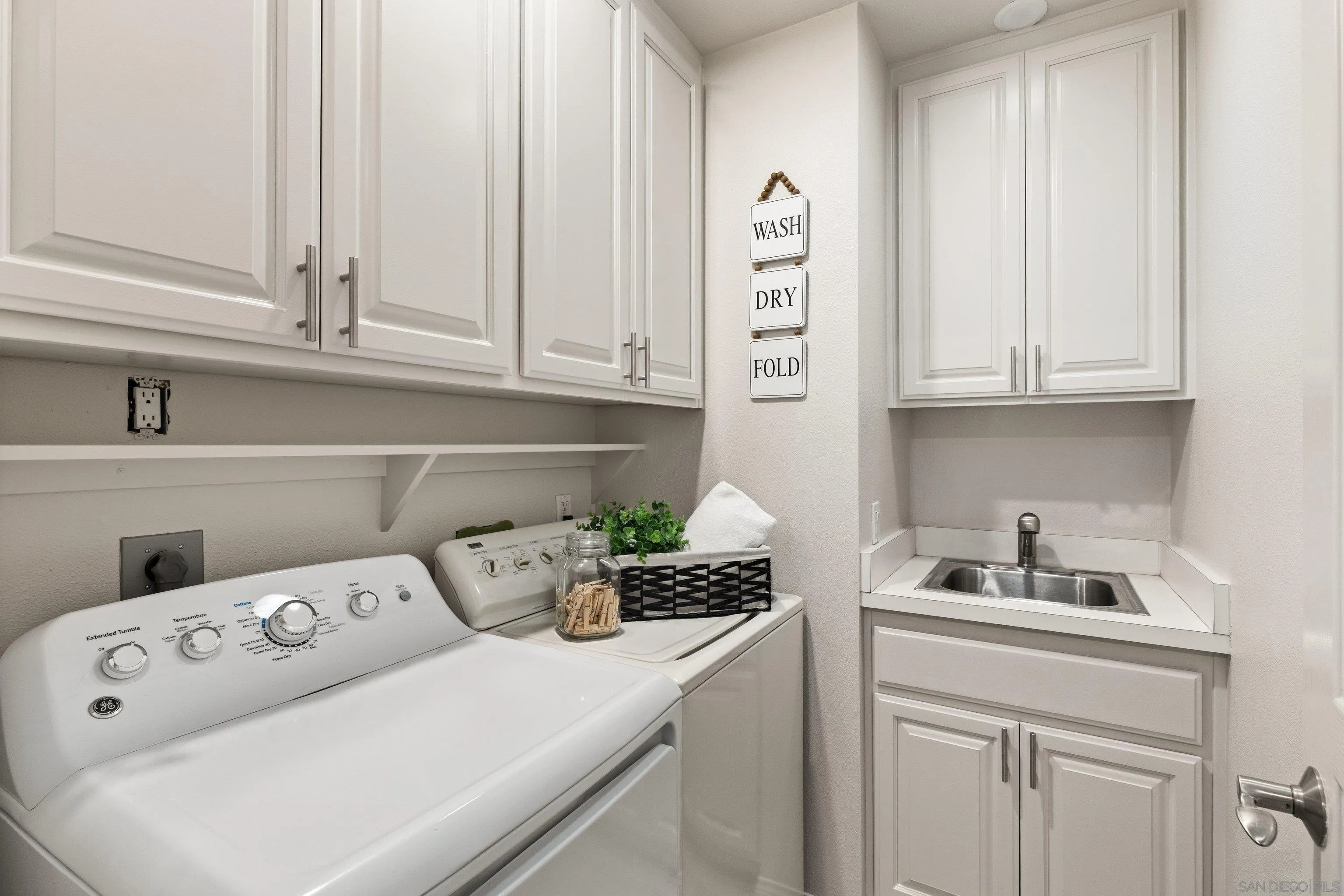 https://cdn.realtyfeed.com/cdn/127/260002059/e423f965cc4ae9eddc1af38c85a3703e.webp