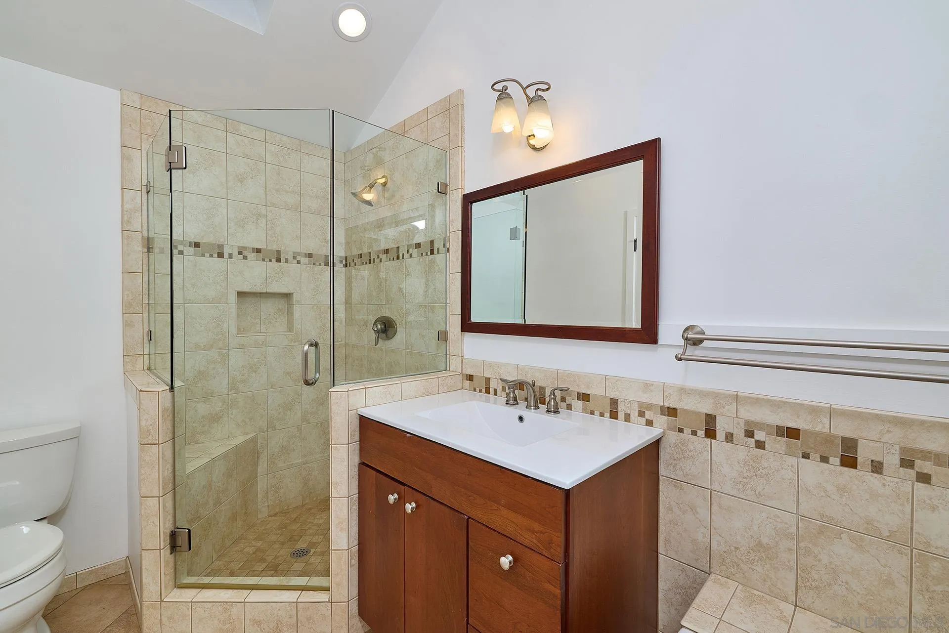 https://cdn.realtyfeed.com/cdn/127/260002062/314662ae5859f8b6a832c98ef005565f.webp