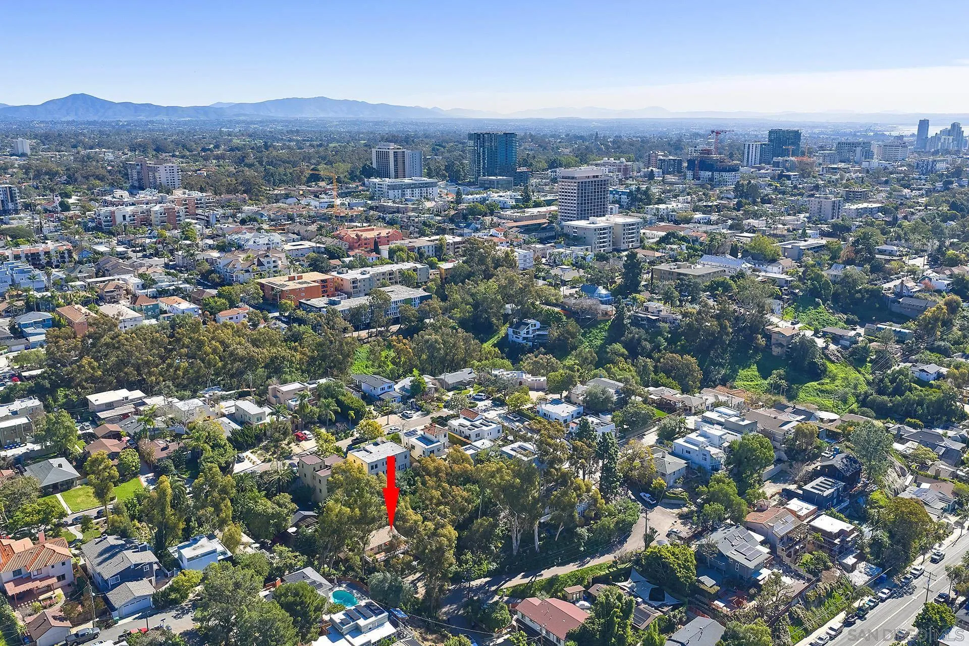 https://cdn.realtyfeed.com/cdn/127/260002062/52b4630e10aa44ac36d89d6090a80815.webp